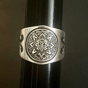 Vintage Sterling silver .925 Mexican Aztec Sun Symbol Detailed style ring